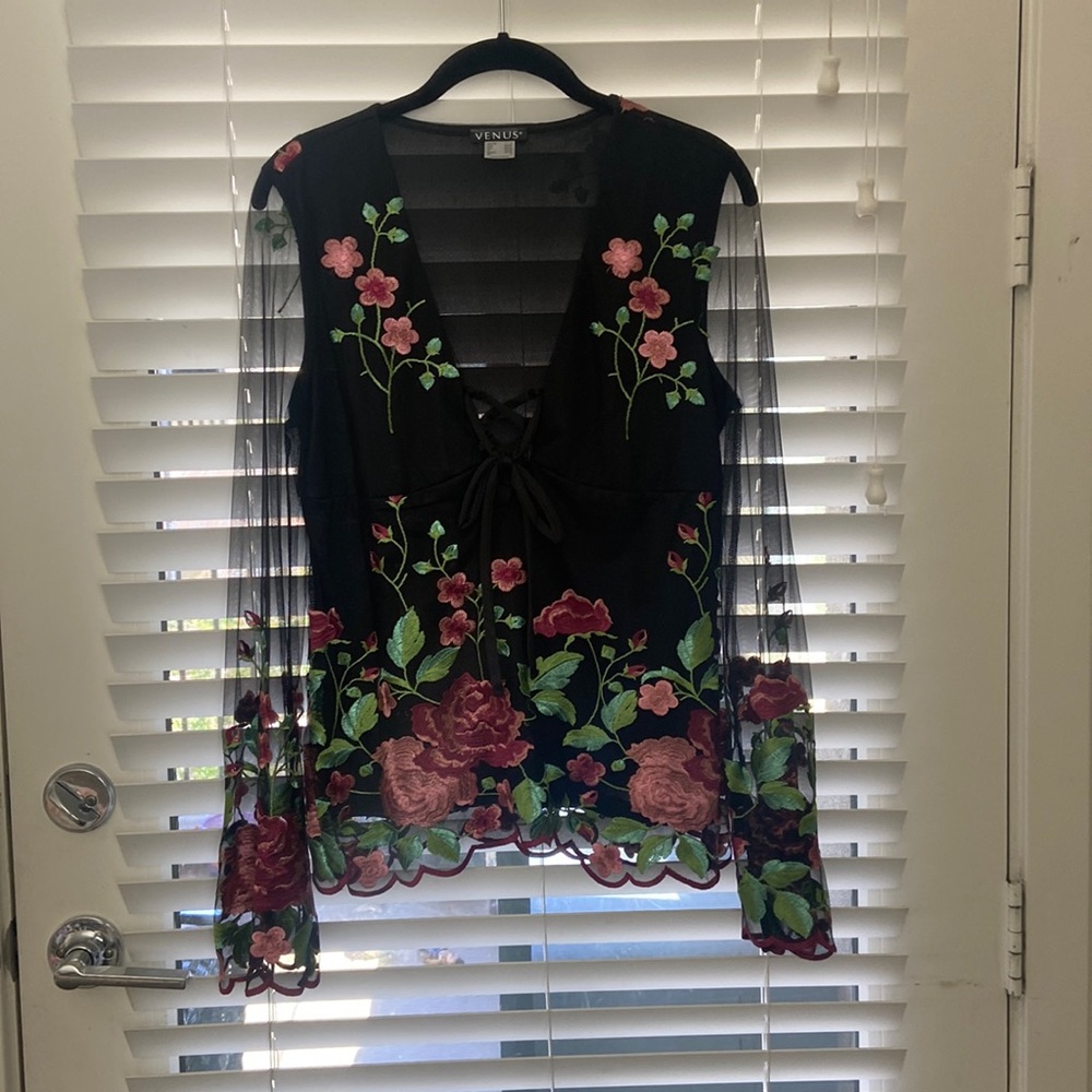 Venus Mesh top